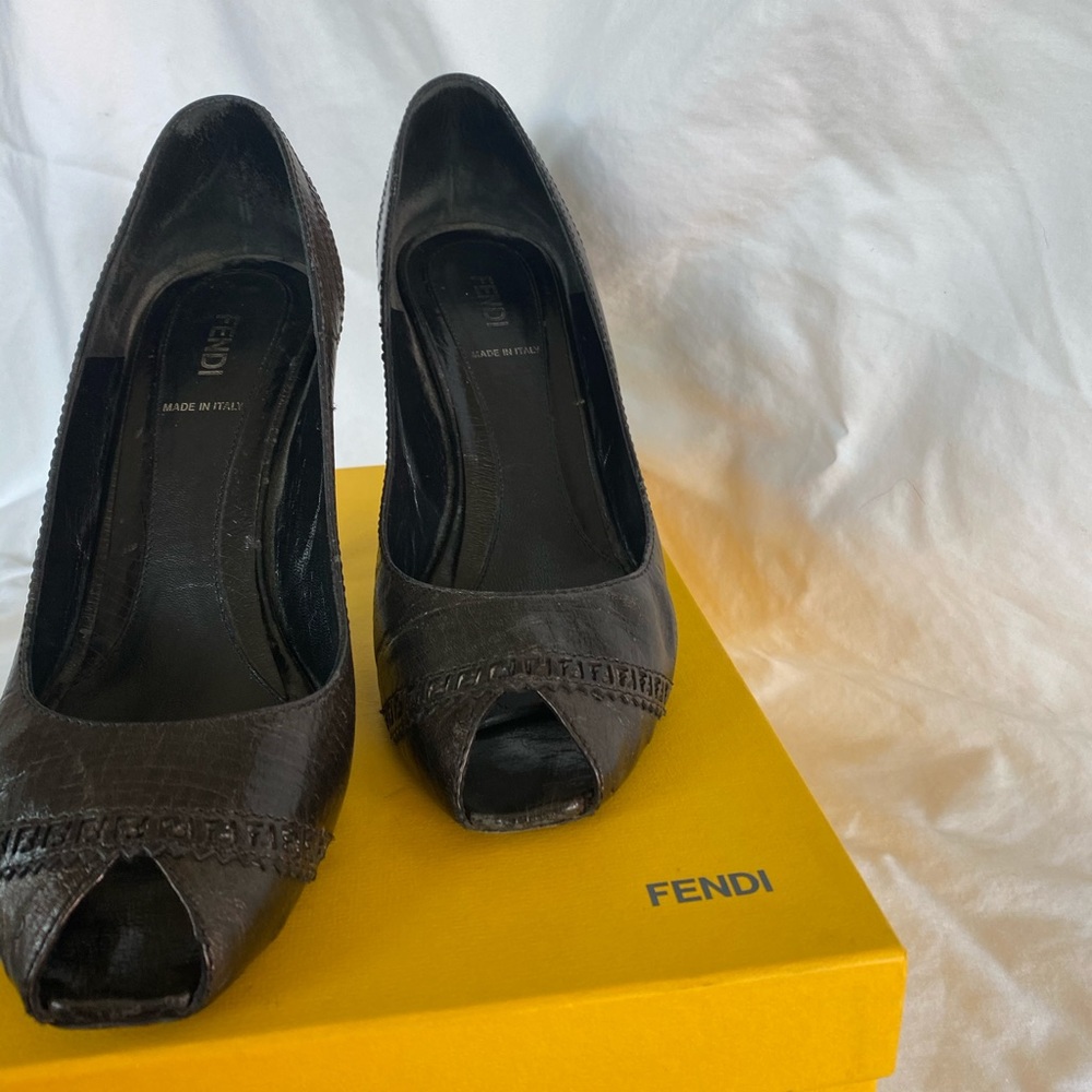black vintage fendi pumps